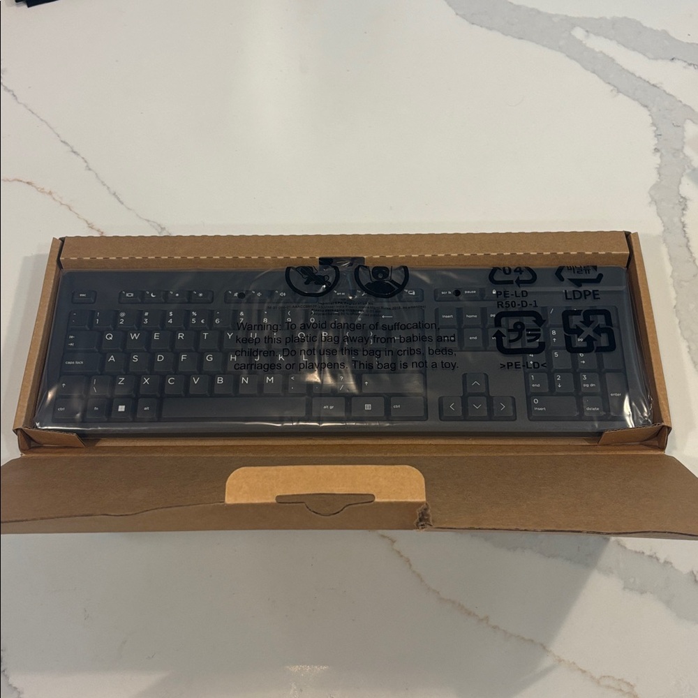 HP 125 Wired Keyboard INTL with HP Mouse